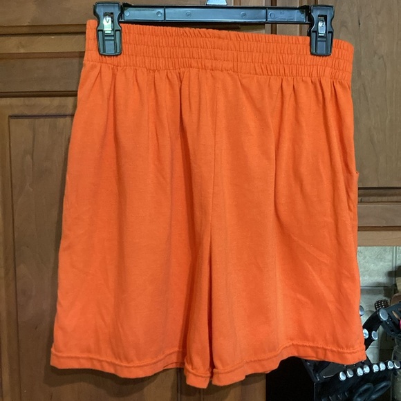 Spring Harbor size medium woman’s shorts - Picture 2 of 3